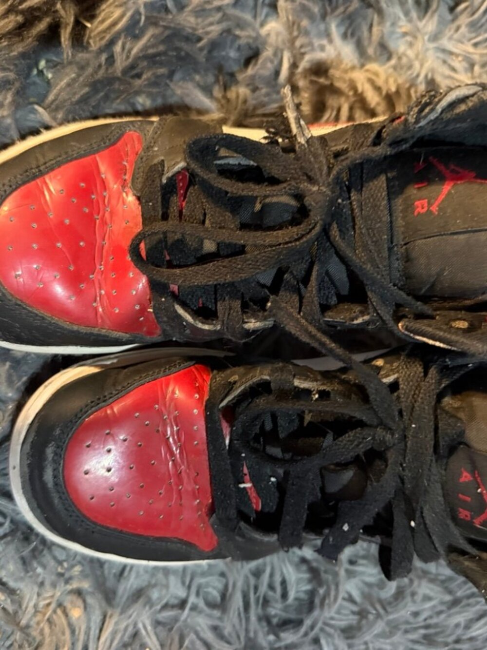 Air Jordan 1 Mid GS patent leather red/black/white kids size 3.5Y